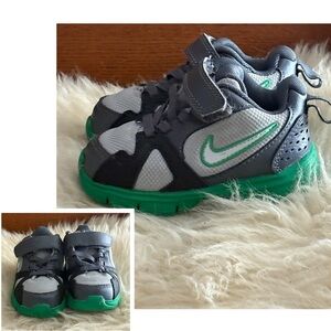 Nike Kids Fusion ST 2 Hook and Loop Hard Sole Sneakers